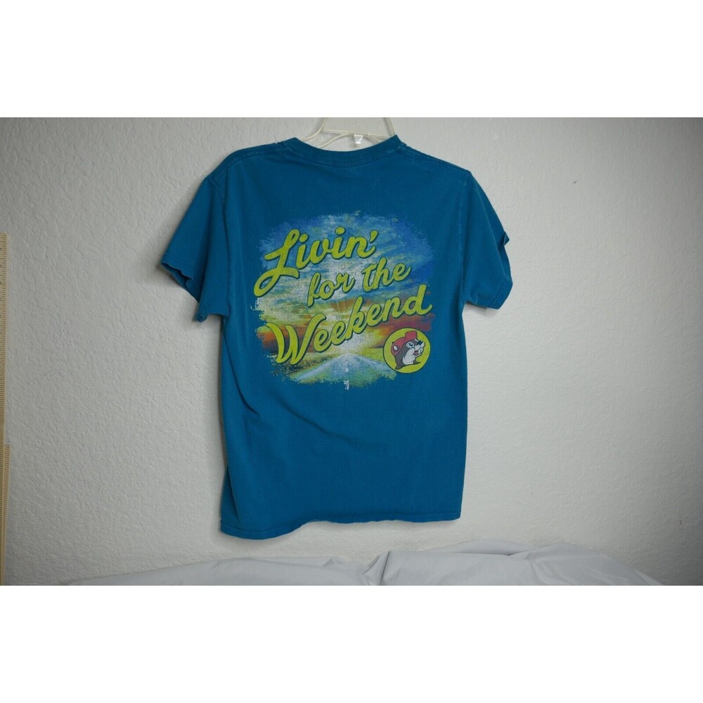 Buc-ees T-Shirt Livin For The Weekend Blue Tee Short Sleeve Crewneck Size Small - Picture 5 of 7